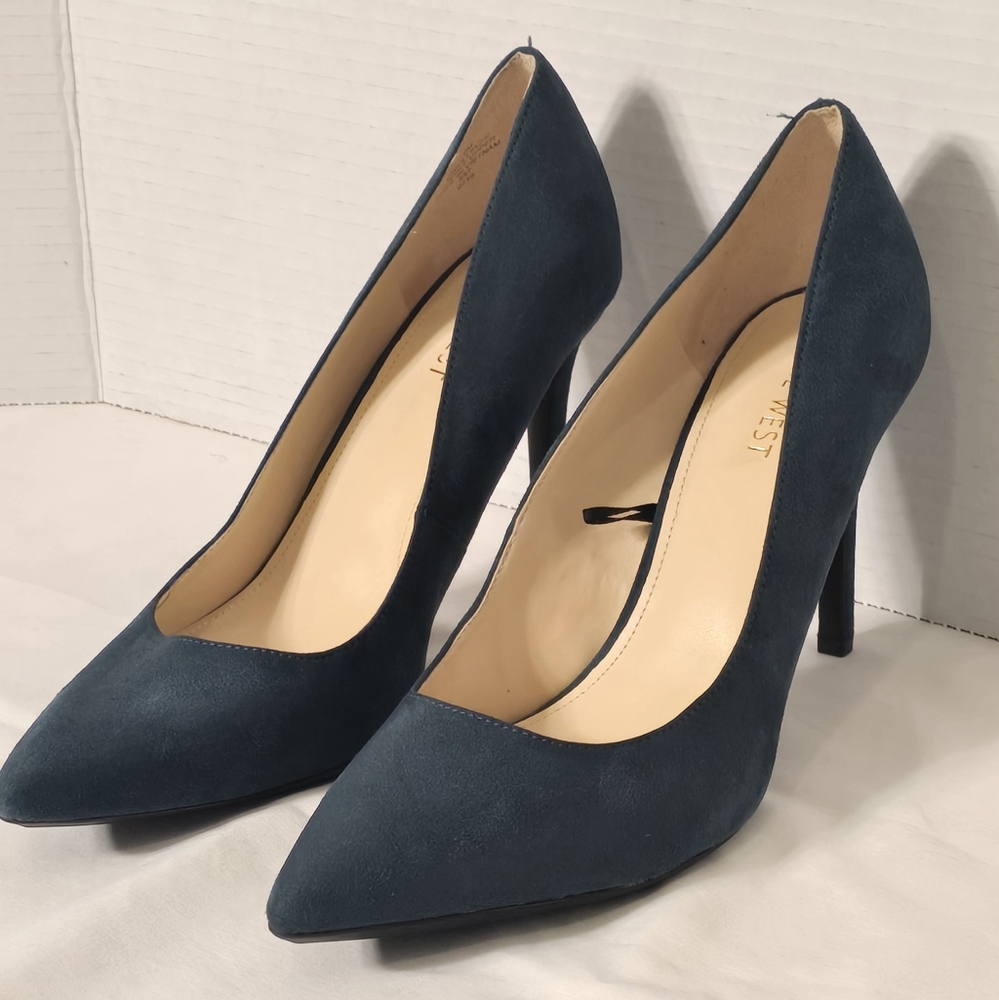 Nine West Green Suede Heels Timeless Elegance